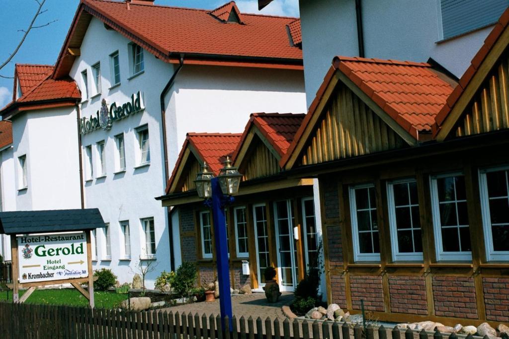 Hotel-Restaurant Gerold Paderborn Exterior foto